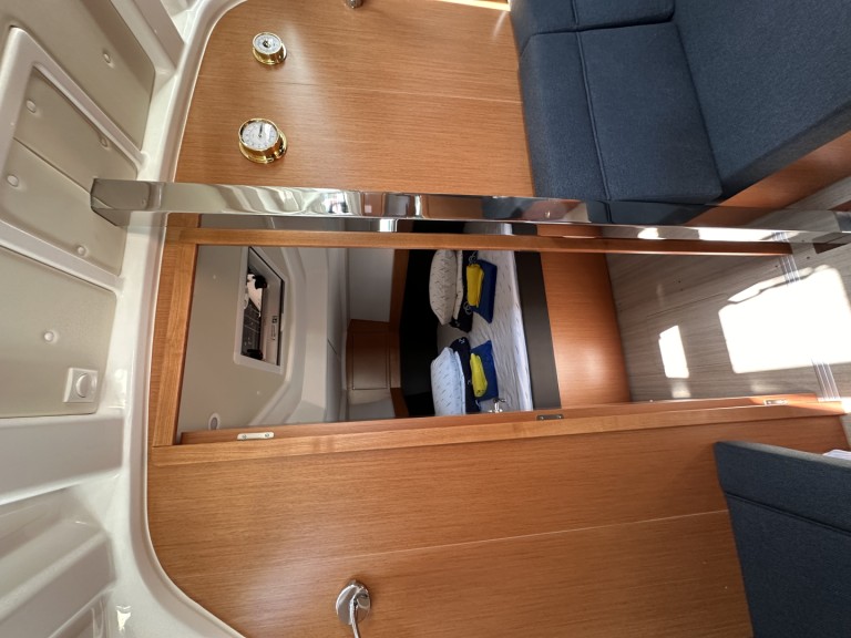 Charter a Bavaria Cruiser 37 in Trogir on Samboat