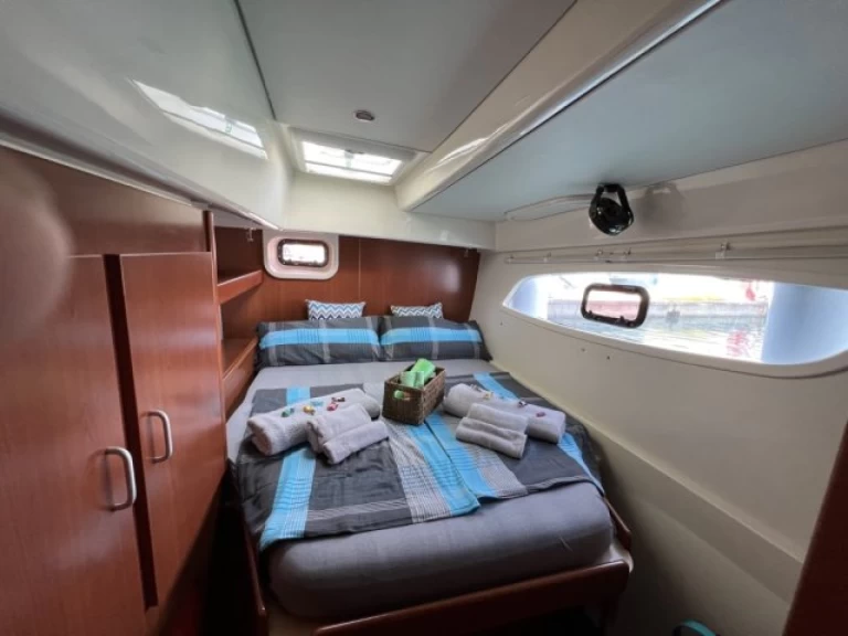 Yacht charter Corfu - Leopard Leopard 44 on SamBoat