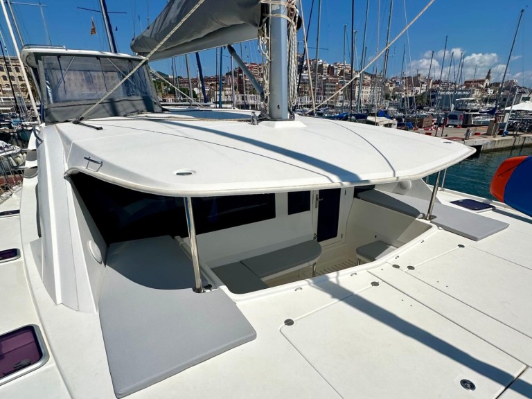 Catamaran to hire Masnou, El at the best price