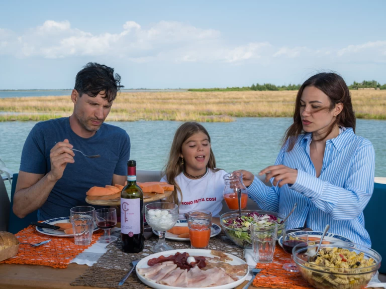 Hire Canal boat Balt-Yacht with a boat licence