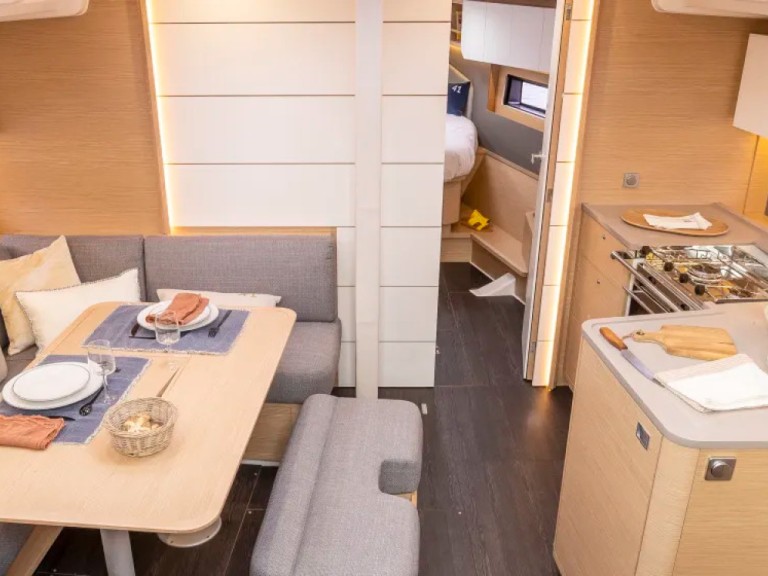 Charter a Dufour Moorings 41.3 in Rodney Bay on Samboat