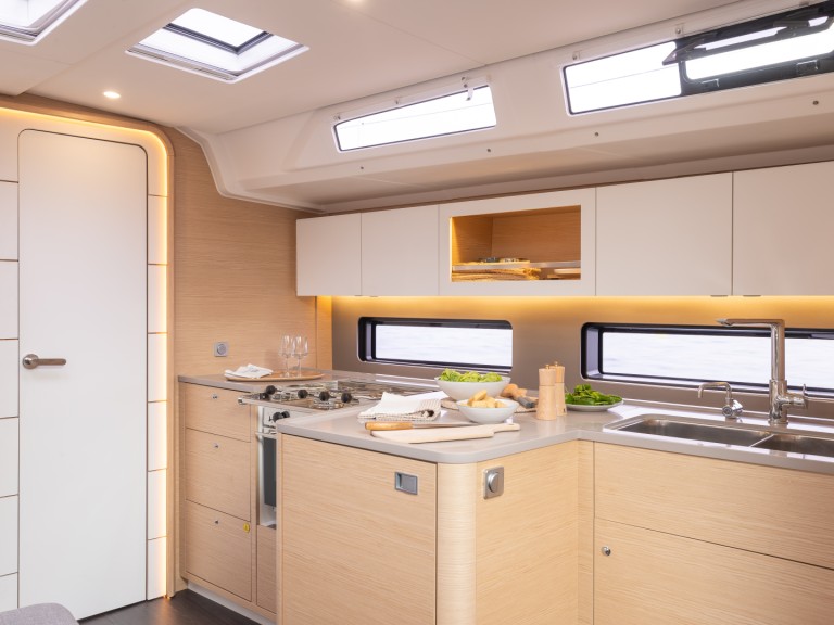 Yacht hire Piraeus cheap Dufour 41