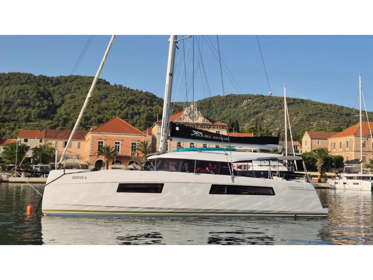Charter a Nautitech Nautitech 44 Open in Primošten on Samboat
