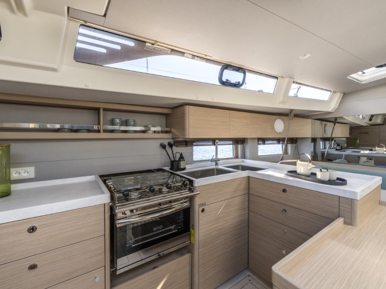 Sailboat to hire Split at the best price