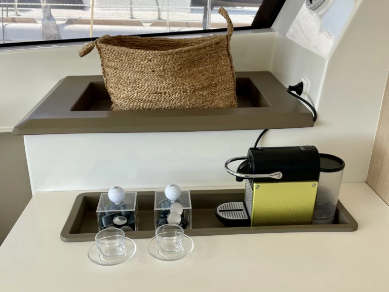 Yacht hire Alimos cheap Bali 4.1