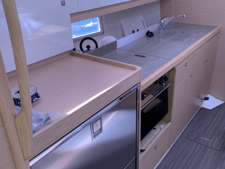 Yacht charter Rhodes (City) - Dufour Dufour 390 Grand Large on SamBoat