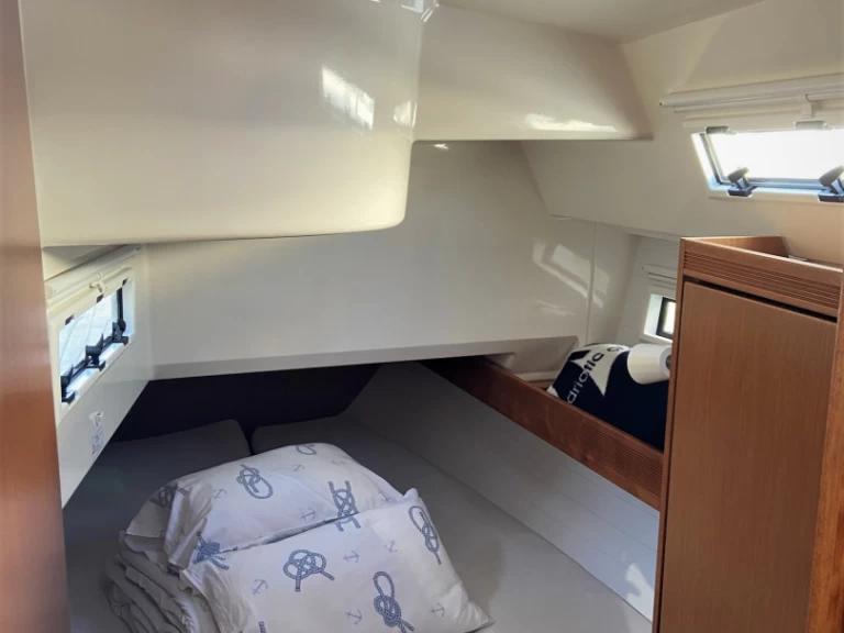 Sailboat hire in Sukošan - Bavaria Bavaria 40