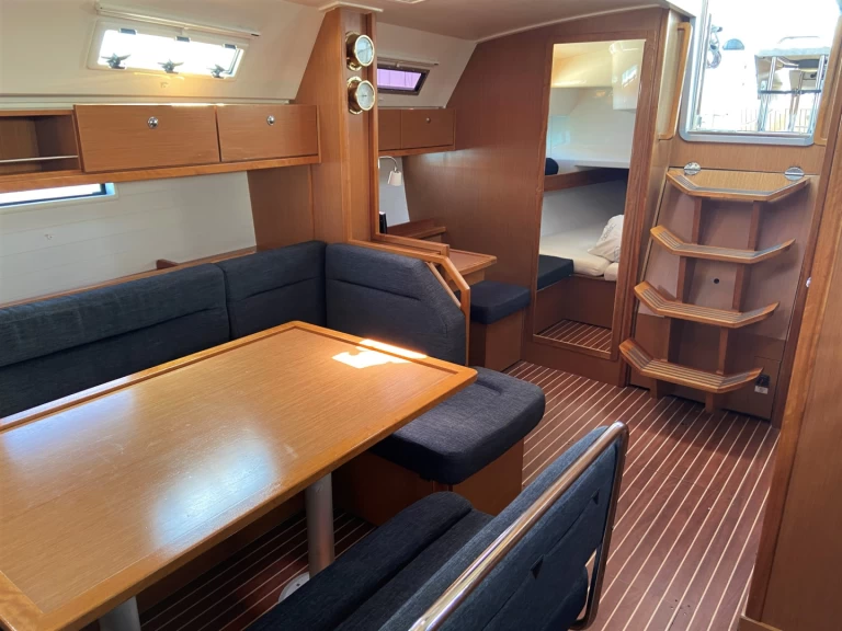 Hire a Bavaria Bavaria 40 Sukošan