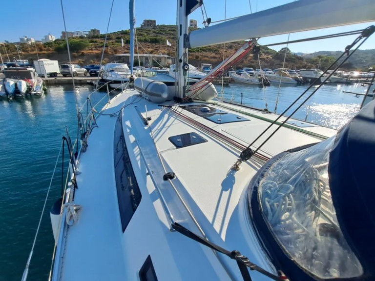 Hire Sailboat Bavaria with a boat licence