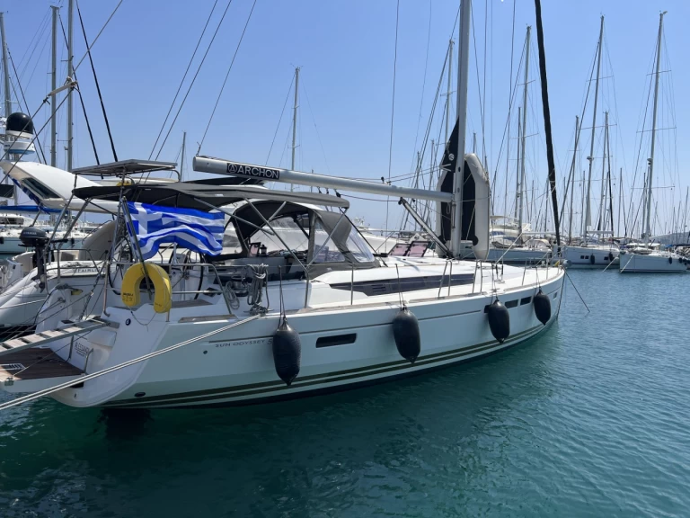 Yacht charter Kos - Jeanneau Sun Odyssey 509 on SamBoat