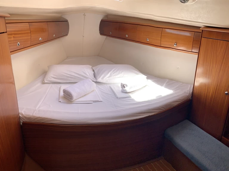 Sailboat hire in Kos - Bavaria Bavaria 38