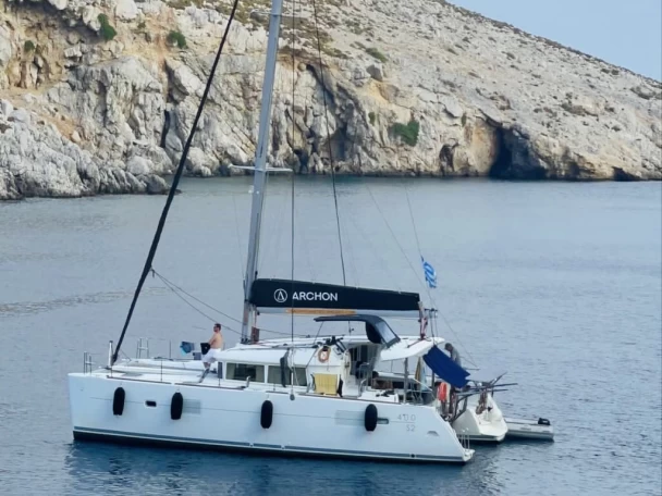 Yacht charter Rhodes (City) - Lagoon Lagoon 400 S2 on SamBoat