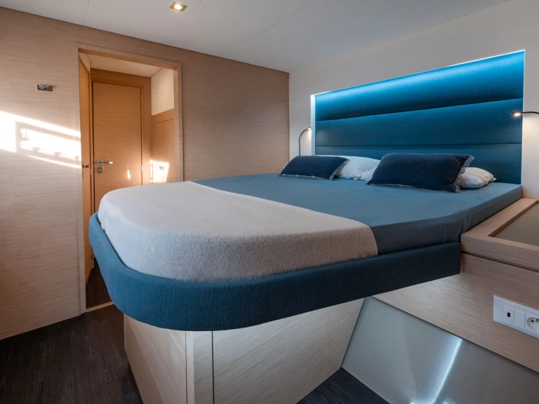 Hire Catamaran with or without skipper Fountaine Pajot Castellammare di Stabia