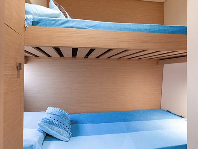 Catamaran hire in Cannigione - Fountaine Pajot Tanna 47