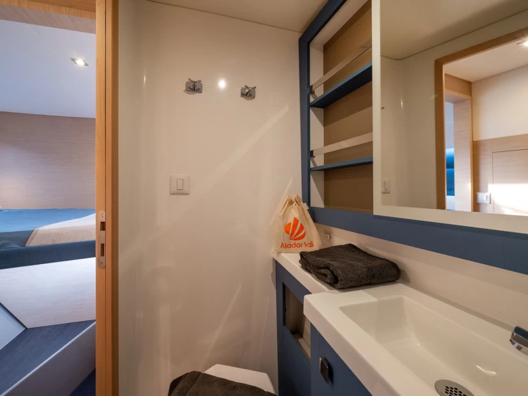 Yacht charter Piombino - Fountaine Pajot Tanna 47 on SamBoat