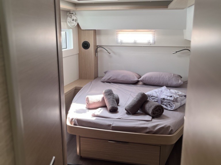 Yacht charter Alimos - Lagoon Lagoon 46 on SamBoat