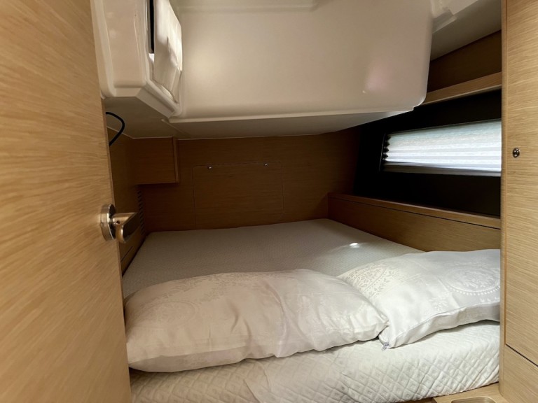 Yacht hire Lefkáda cheap Dufour 41