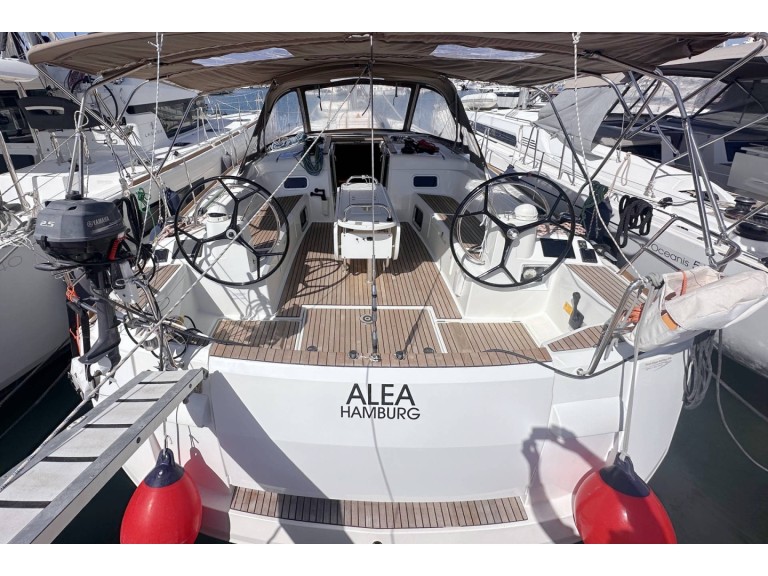 Jeanneau Sun Odyssey 519 charter bareboat or skippered in  Talamona