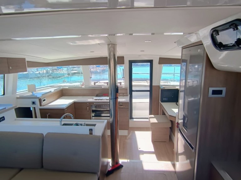 Yacht hire Capo d'Orlando cheap Bali 4.2