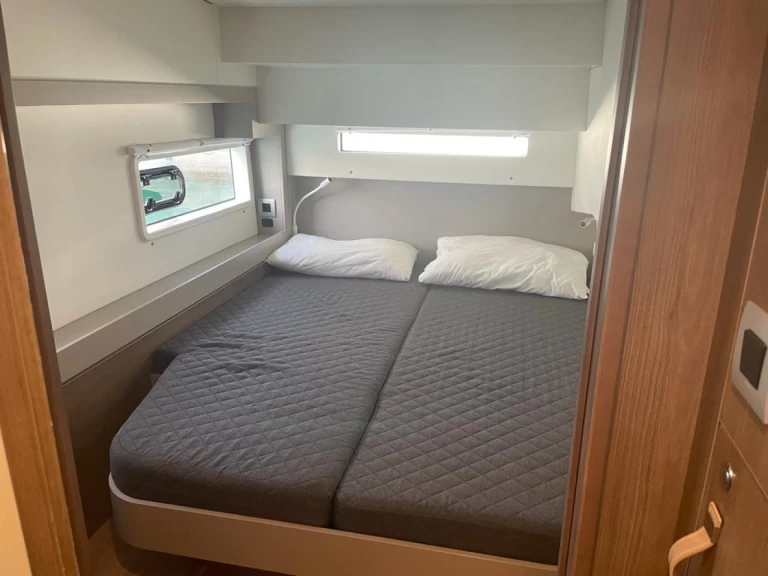 Catamaran hire in Capo d'Orlando - Bali Bali 4.2