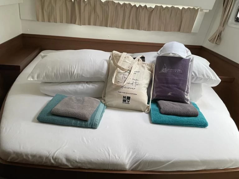 Hire a Lagoon Lagoon 42 Skiathos