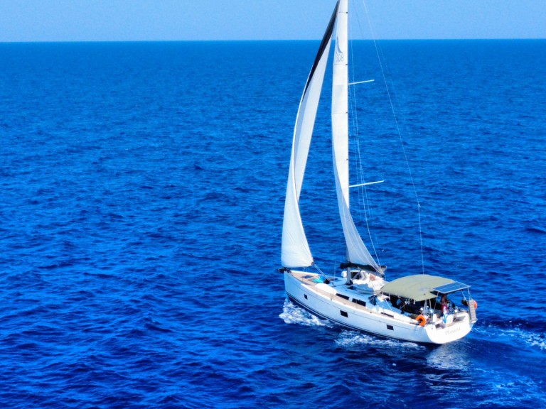 Charter a Hanse Hanse 508 in Volos on Samboat