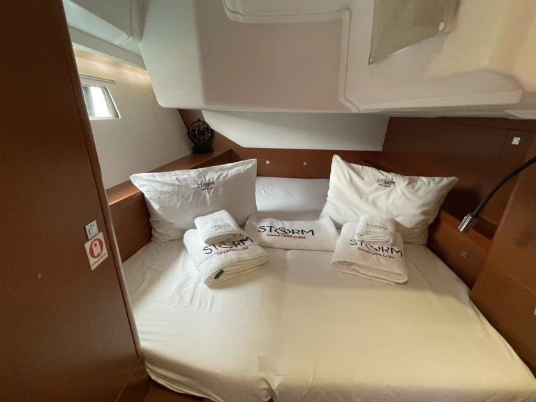 Yacht hire Adaköy cheap Oceanis 45