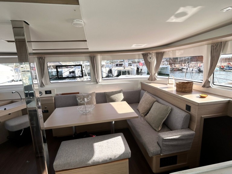 Yacht charter Sant Antoni de Portmany - Lagoon Lagoon 46 on SamBoat