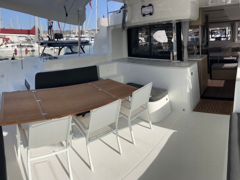 Hire a Lagoon Lagoon 46 Sant Antoni de Portmany