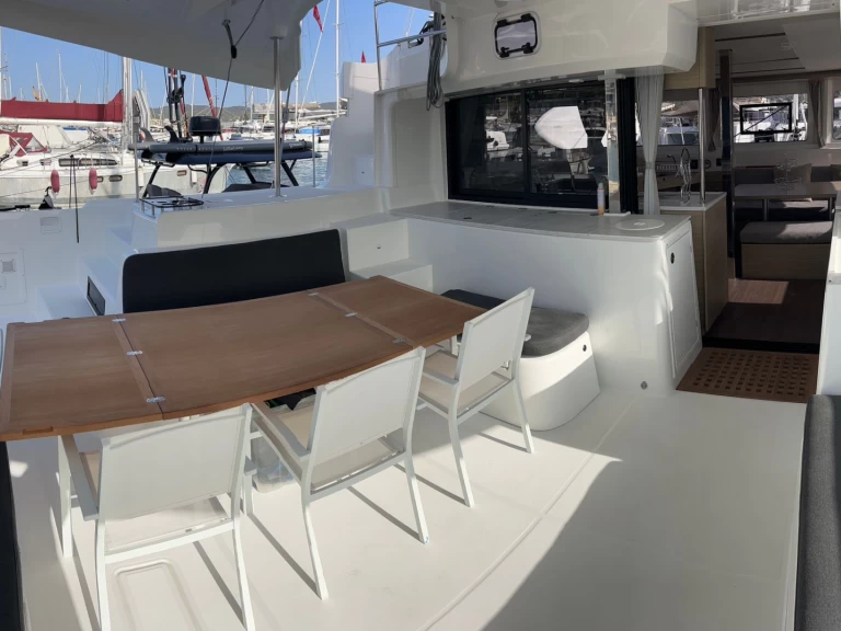 Hire a Lagoon Lagoon 46 Sant Antoni de Portmany