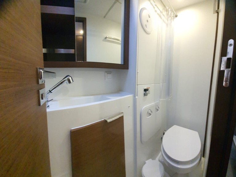 Yacht hire Olbia cheap Lagoon 40