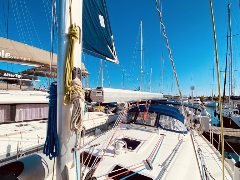 Sailboat to hire Lefkáda at the best price