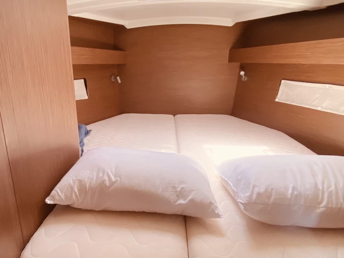 Yacht hire Lefkáda cheap Oceanis 40.1