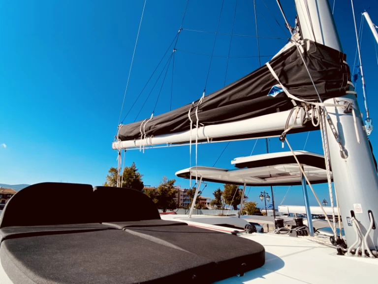 Catamaran to hire Lefkáda at the best price