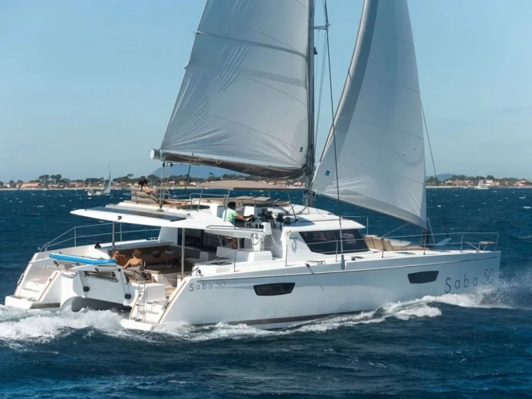 Hire Catamaran Fountaine Pajot with a boat licence