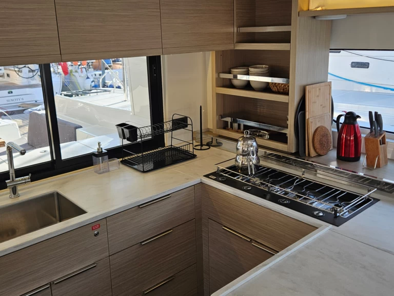 Hire Catamaran Lagoon with a boat licence