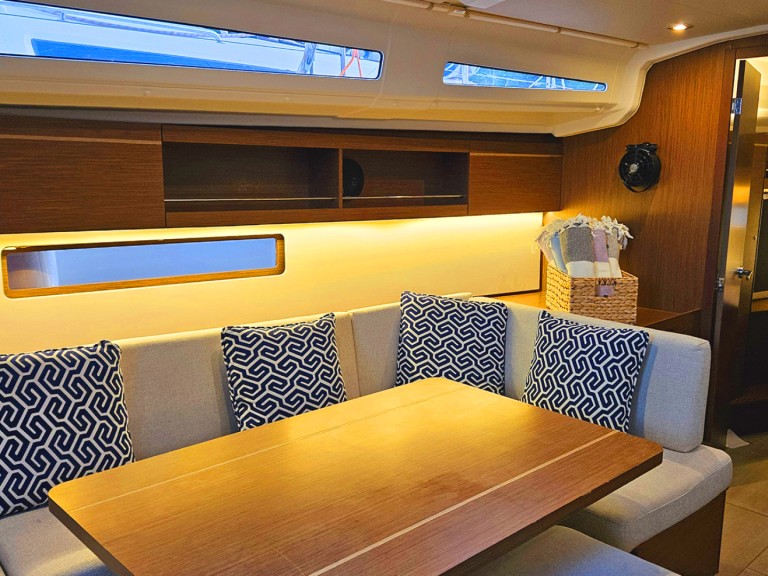Hire a Bénéteau Oceanis 40.1 Fethiye