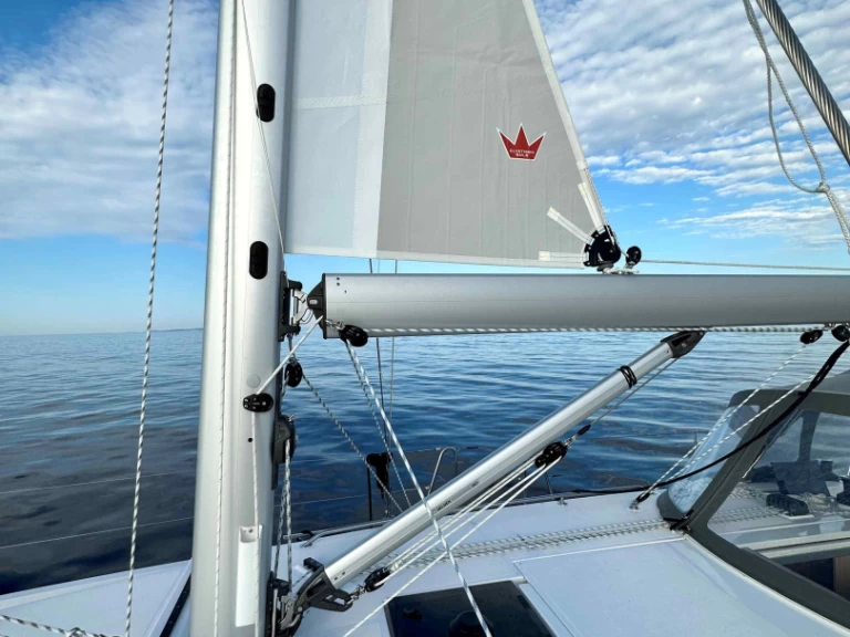 Sailboat to hire Nikiána at the best price