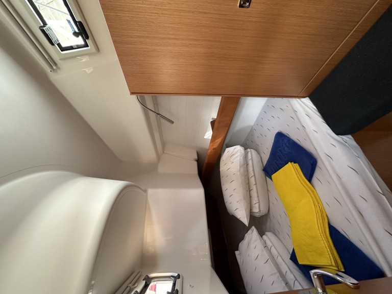 Yacht hire Trogir cheap Cruiser 34