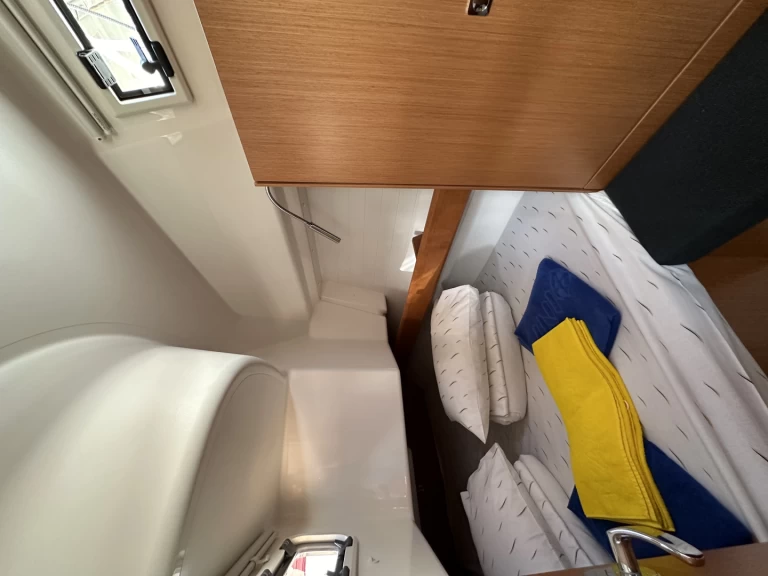 Yacht hire Trogir cheap Cruiser 34