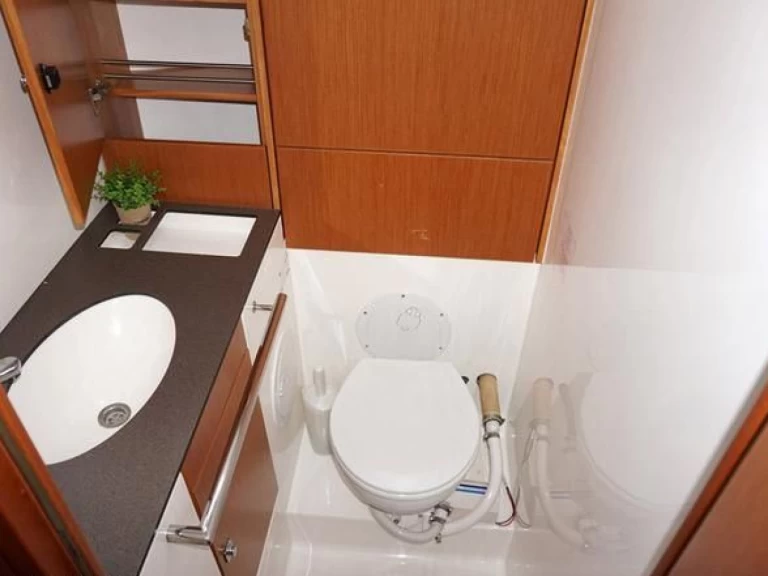 Hire a Bavaria Cruiser 46 Kalamariá