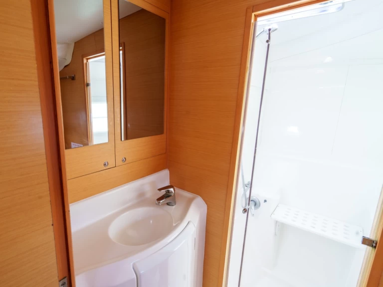 Hire a Lagoon Lagoon 380 S2 Raiatea