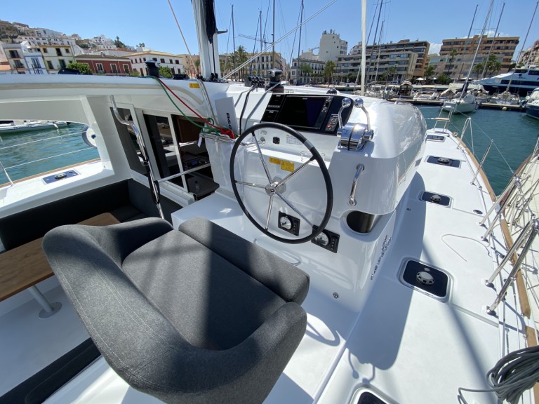 Charter a Lagoon Lagoon 40 in Ibiza Town on Samboat