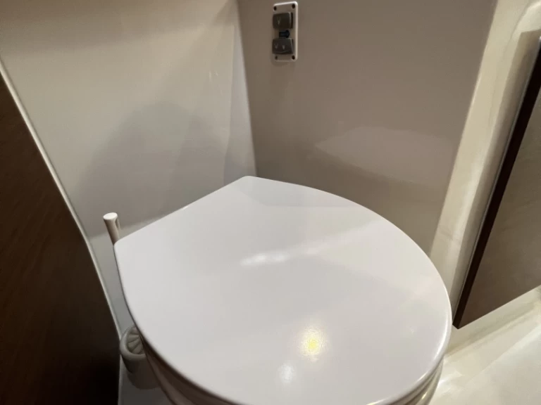 Hire Catamaran Lagoon with a boat licence