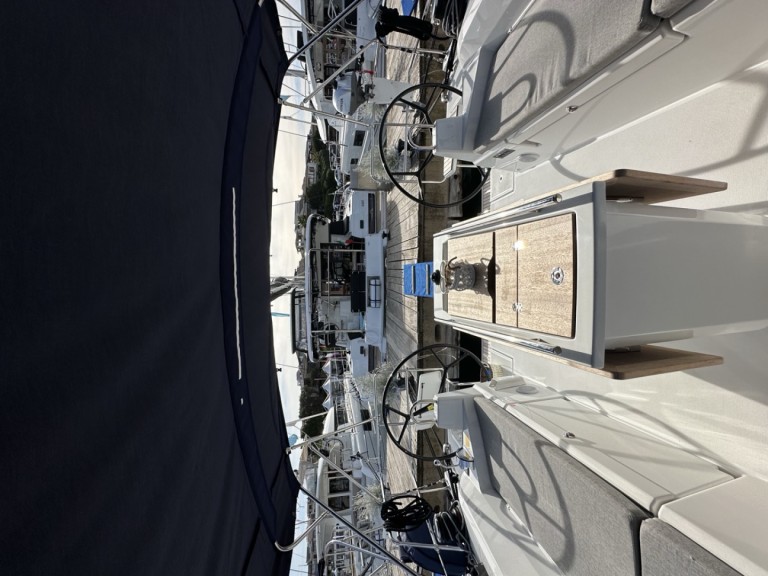 Yacht charter Cugnana Verde - Bénéteau Oceanis 40.1 on SamBoat