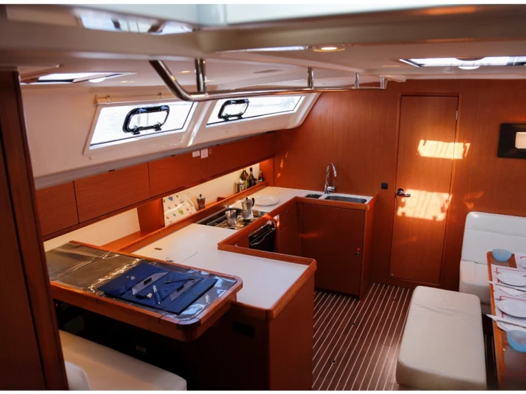 Sailboat hire in Olbia - Bavaria Cruiser 51
