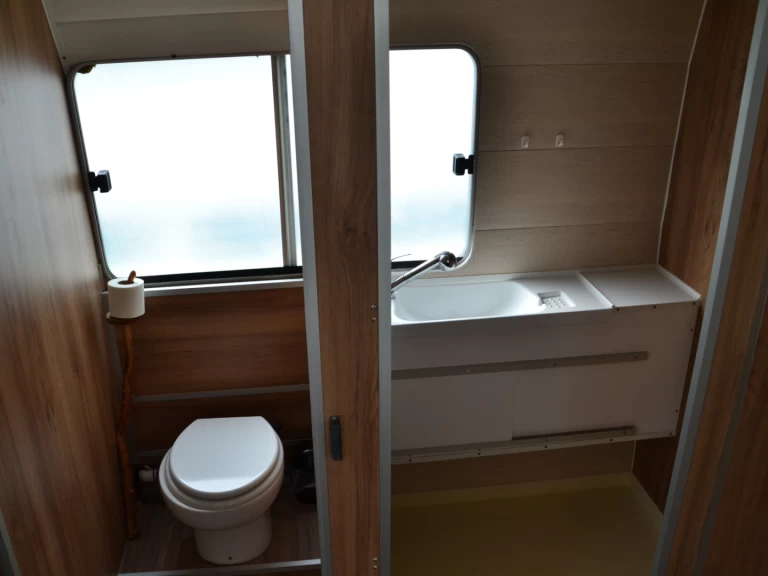 Hire a Jeanneau Classic Family 4-8 p. Sablé-sur-Sarthe