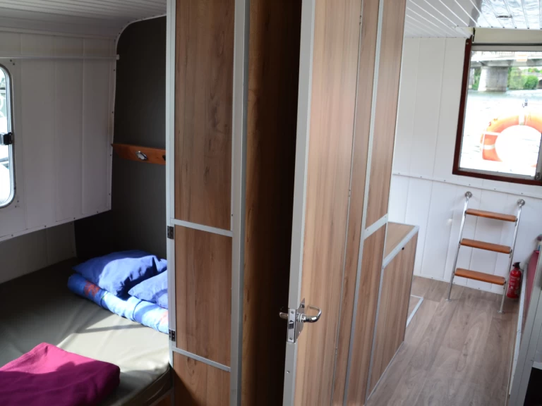 Yacht hire Sablé-sur-Sarthe cheap Classic Family 4-8 p.