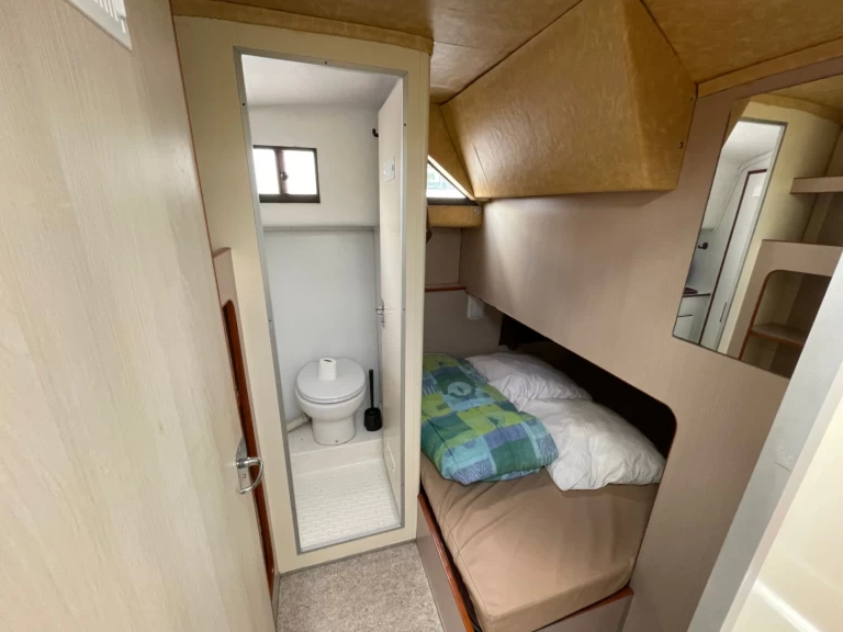 Hire Canal boat Nicols Yacht with a boat licence