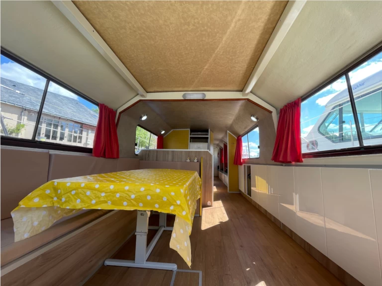 Yacht charter Sablé-sur-Sarthe - Nicols Yacht Classic Groupe 6-11 p. on SamBoat